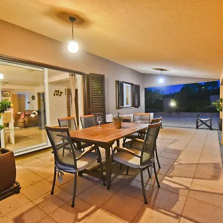 Holiday home Taras