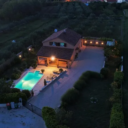 Holiday home Taras